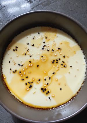 A picture of Steam Eggs with Sesame Seeds.