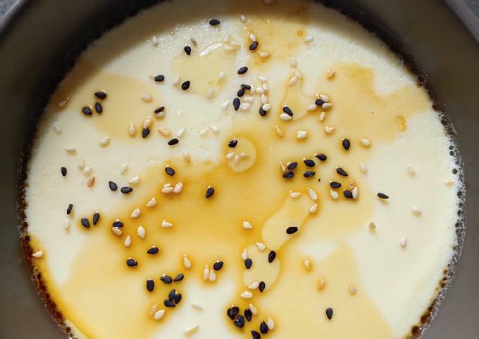 Steam Eggs with Sesame Seeds