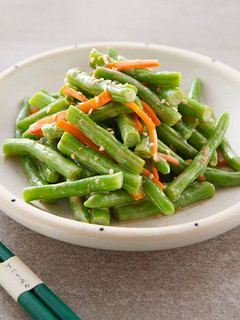 【家樂福廚房】胡麻醬涼拌四季豆(免用油) 的食譜成品照片