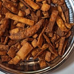 A picture of Namak Pare.