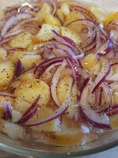 Egyszerű burgonyasaláta recept fotója