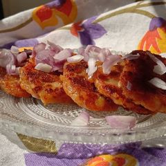A picture of Aloo tikki.
