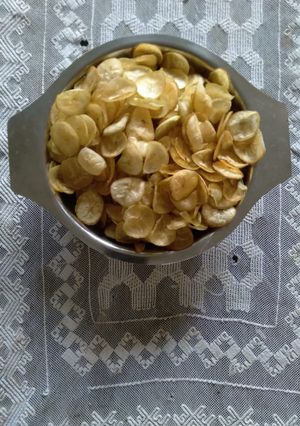 ક્રિસ્પી બનાના ચિપ્સ 😋 રેસીપી મુખ્ય ફોટો