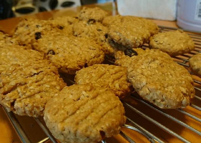 Crunchy oatmeal cookies