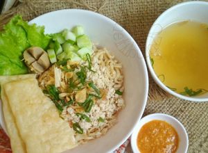 Foto resep Cwimie /mie pangsit malang