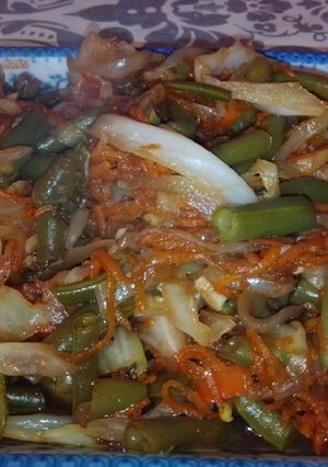 Una foto de Acompañamiento de repollo, chaucha, 🌶️, 🌰 y🥕!!😋