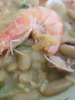 Una foto de Verdinas con langostinos y chirlas