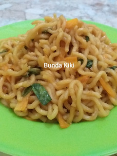 Foto resep Mie Goreng Burung Dara Sederhana