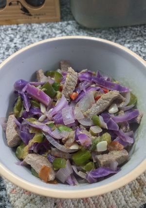 Una foto de Zapallito, repollo y queso untable