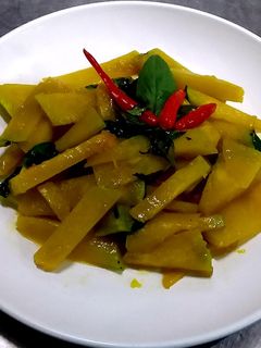 รูปของ ผัดฟักทองโหระพา