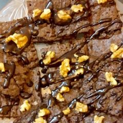 A picture of Chocolate and walnuts brownies.