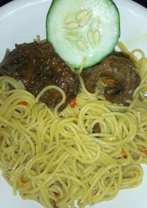 A picture of Supeghetti jellof.
