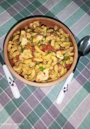 A picture of Hot & spicy macaroni.