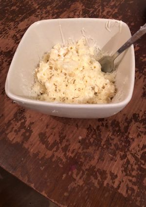 A picture of Cheesy pasta.