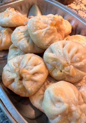 Una foto de Clásicos Argentinos: Empanadas de cebolla caramelizada y queso