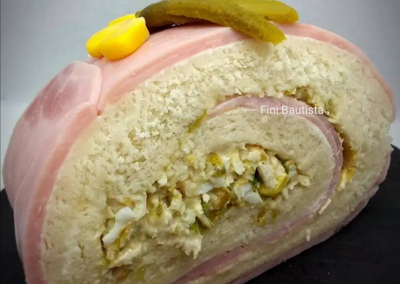 Rollo de pollo y pan de molde