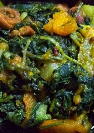 পালং শাকের ঘন্ট (palang shaker ghonto recipe in Bengali) রেসিপির প্রধান ছবি