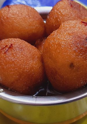 सूजी गुलाब जामुन (suji gulab jamun recipe in hindi रेसिपी मुख्य फोटो
