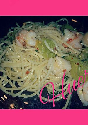 A picture of Spaghetti with Shrimp and Scallops in Garlic Butter Sauce.