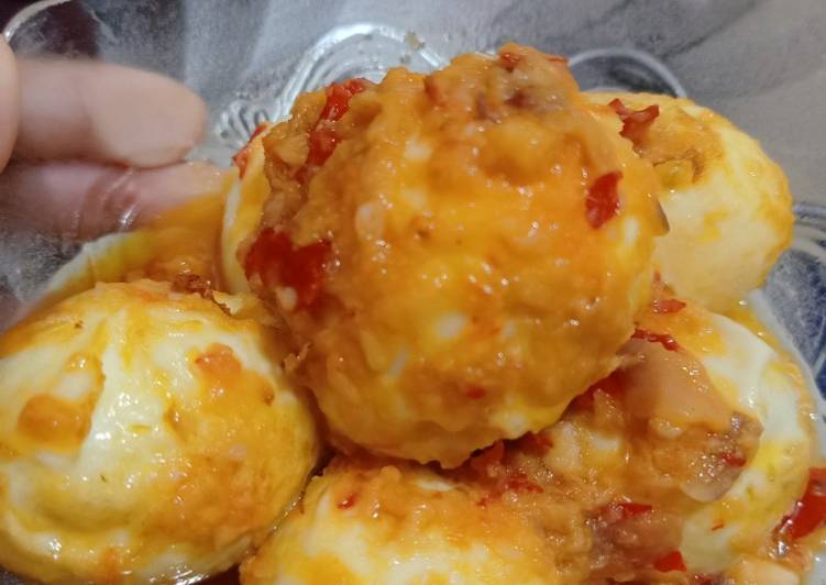 Langkah Mudah untuk Membuat Telur bulat balado Anti Gagal