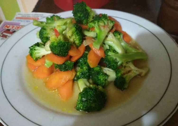 Oseng brokoli, wortel