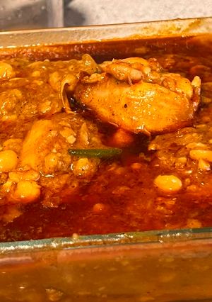 A picture of Lahori murgh cholay.