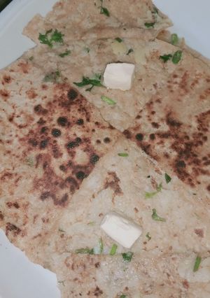 आलू के पराठे (Aloo ke parathe recipe in hindi) रेसिपी मुख्य फोटो