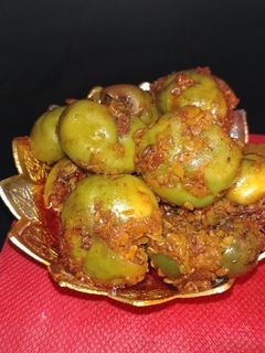 ગુંદા નું અથાણું (Gunda Athanu Recipe In Gujarati) રેસીપી મુખ્ય ફોટો