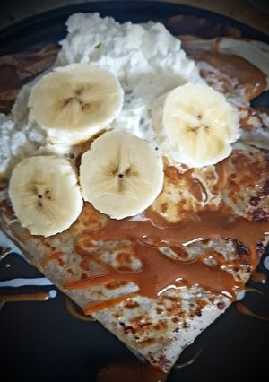 Una foto de Crepes de Dulce de leche y plátano
