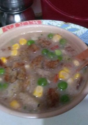 A picture of Mixed veggies soup.