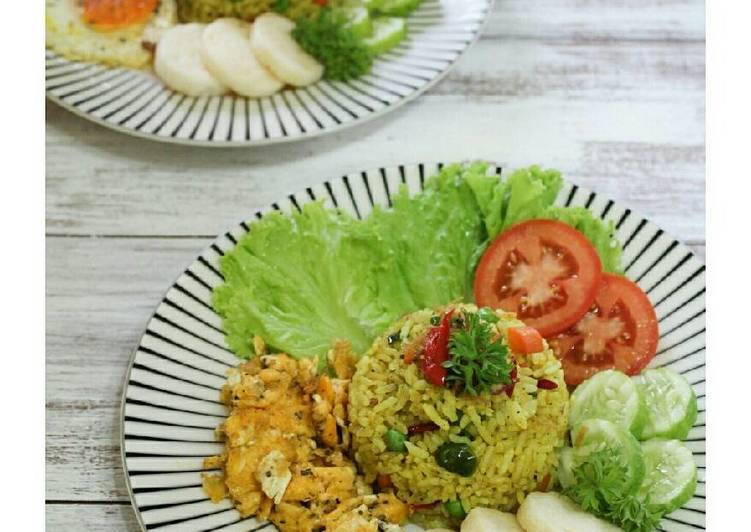 Cara Gampang Membuat Nasi Goreng Kari Sayuran yang Lezat