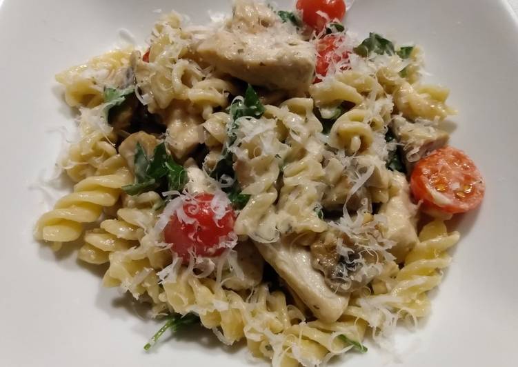 Steps to Make Award-winning Chicken and mushroom pasta in parmesan sauce