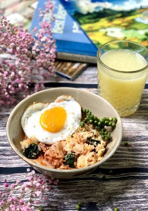 Hình của món Bibimbap Cá Hồi.