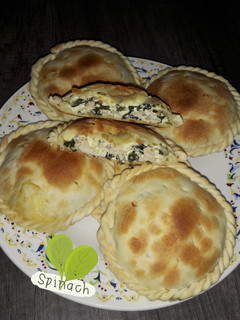 Una foto de Tartitas (ricota, espinaca, pollo)