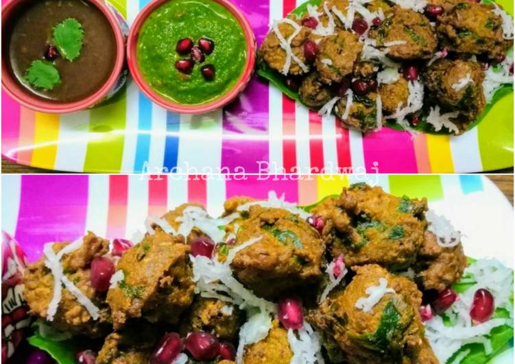 Step-by-Step Guide to Make Perfect Spinach Moong Dal Pakoda