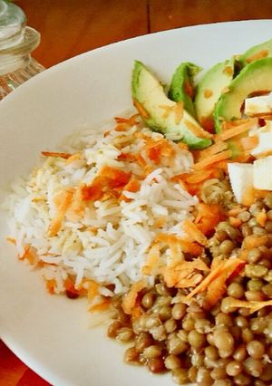 Foto principal de Ensalada de lenteja y arroz con vinagreta de curry y Canela (receta saludable para diabetes)