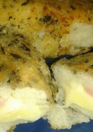 Una foto de Croquetas de papa rellenas con jamón y queso 🌹