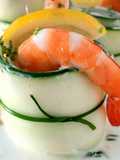 Rouleaux de concombre farci aux crevettes
