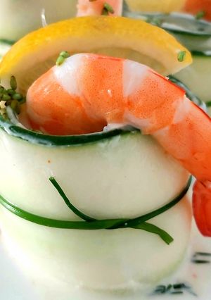 Une photo de Rouleaux de concombre farci aux crevettes