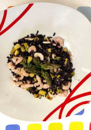 Foto di Riso Venere asparagi e gamberetti