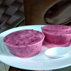 A picture of Easy Mixed Berry Frozen Yoghurt (froyo).