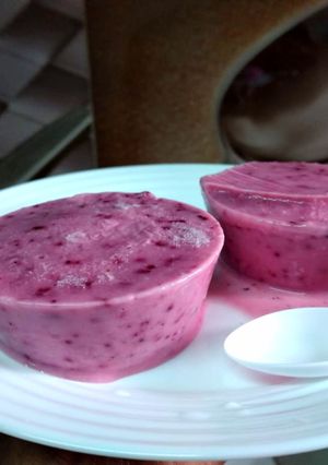 A picture of Easy Mixed Berry Frozen Yoghurt (froyo).