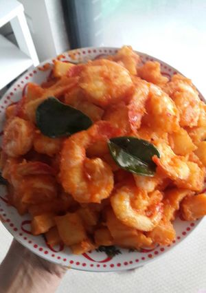 A picture of 🇮🇩 Sambal Balado Potato Prawn 🦐 (in Chilli sauce).