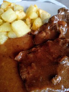 Una foto de Carne en salsa Pedro Ximénez 🍖