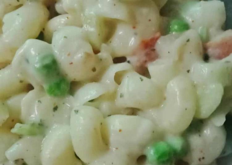 White sauce pasta