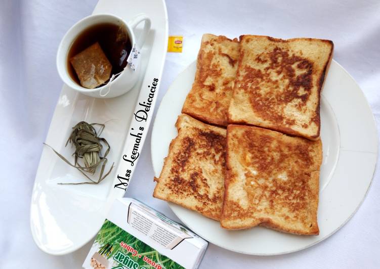 Fried bread with Egg