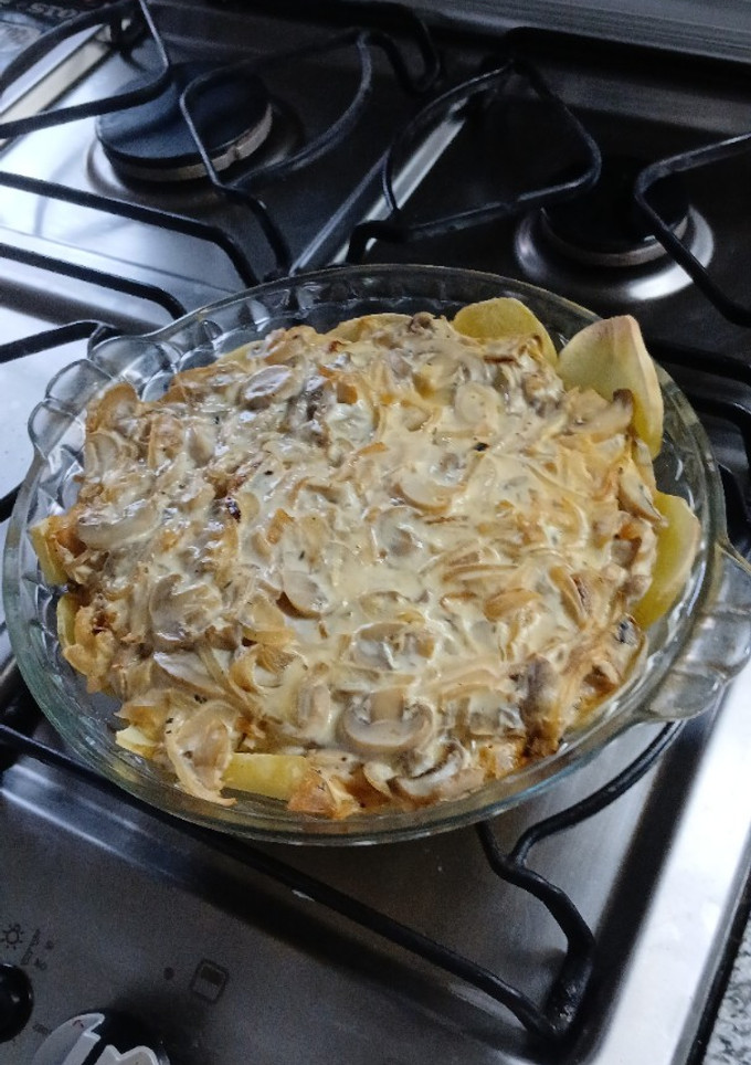 Una foto de Pastel de papa champignones y yogur