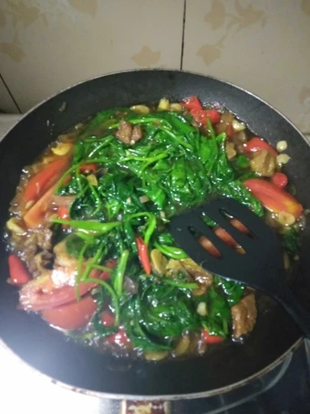 Cara Mudah Membuat Resep 1. Tumis kangkung saos tiram yang Bikin Ngiler Anti Ribet, Mantap