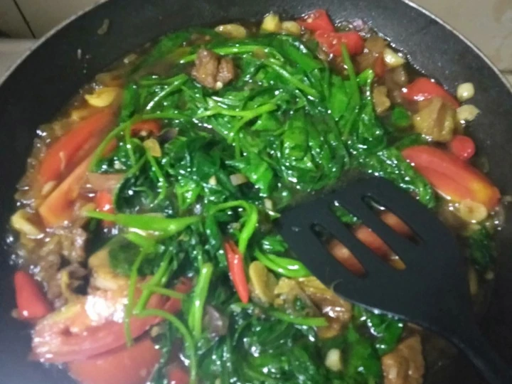 Cara Mudah Membuat Resep 1. Tumis kangkung saos tiram yang Bikin Ngiler Anti Ribet, Mantap