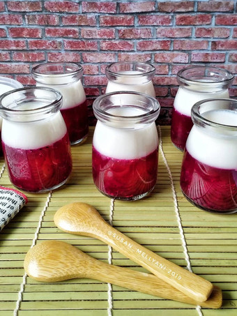 Cara Buat Puding buah naga lapis susu Simpel